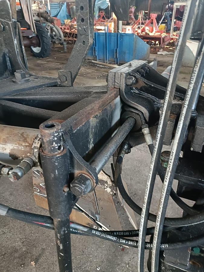 Usato Aratro trivomere con ali a stecche- tutto idraulico- variabile