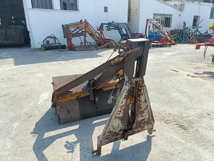 Usato Paletta idraulica posteriore per trattore agricolo