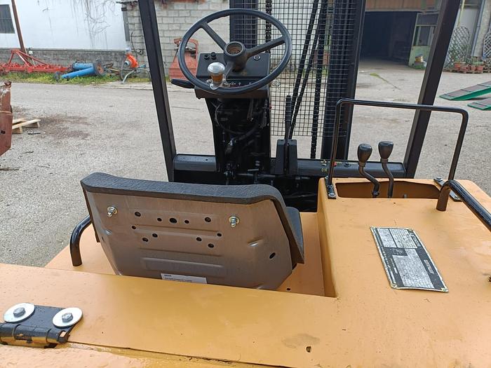 Usato Muletto Caterpillar modello V300