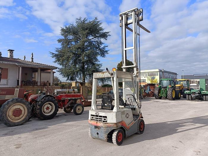 Usato Muletto OM Iveco modello DI 15 C 