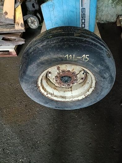 Usato Gomme varie misure per trattore agricolo