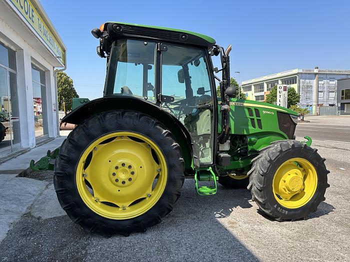 Usato John Deere 5090G-anno 2016-sollevatore anteriore