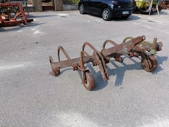 Usato Estirpatore Spedo con ruote larghezza 2,20m