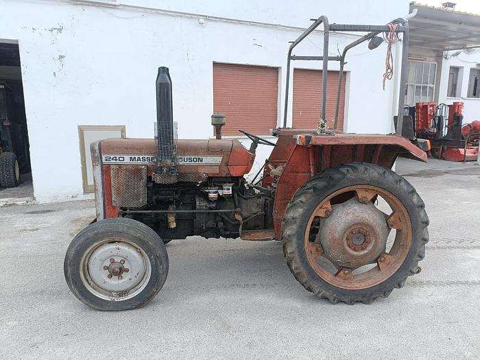 Usato Massey Ferguson 240 con motore da sistemare
