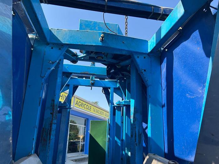 Usato Vendemmiatrice trainata New Holland braud TB 15