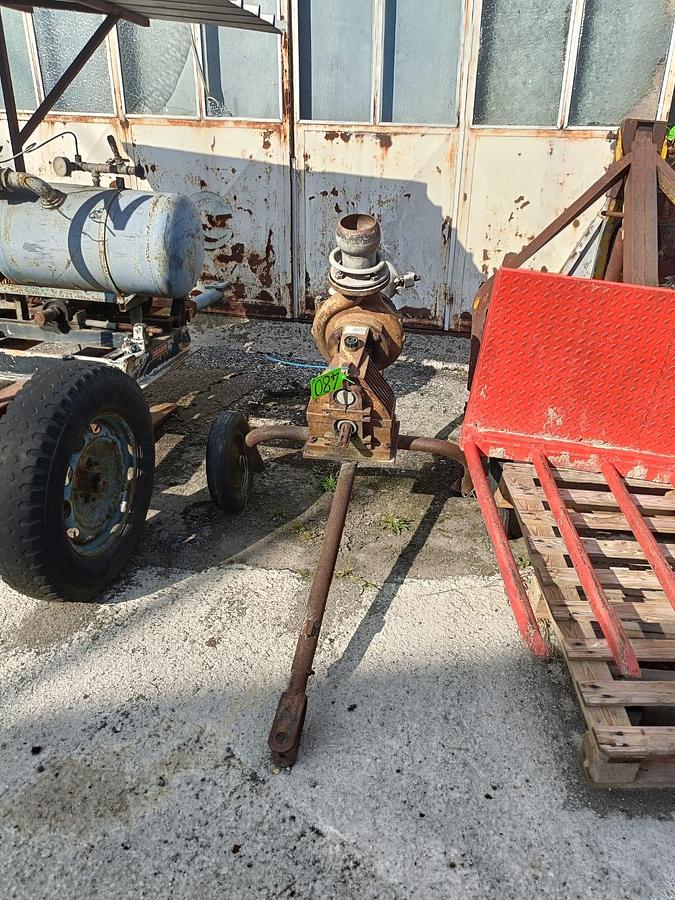 Usato Pompa per acqua marca Caprari con ruote a cardano