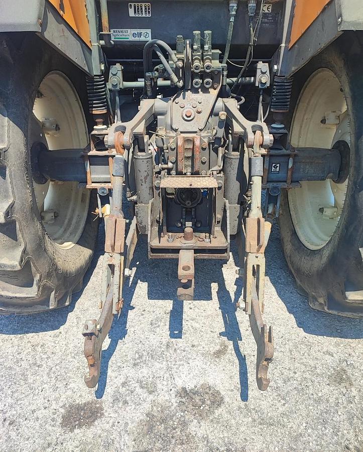 Usato Renault Ares 620 RZ-cabina sospesa