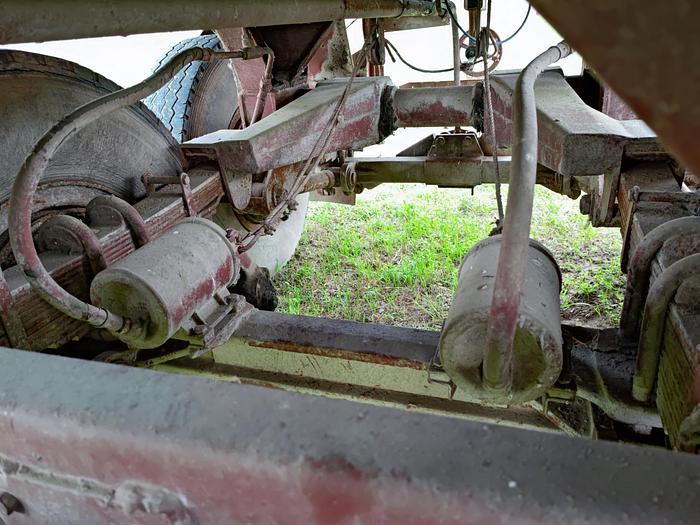 Usato Cisterna per cereali 3 assi- coclea di scarico