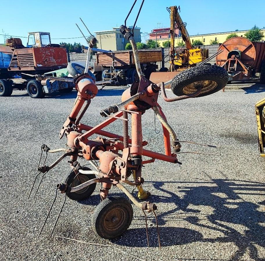 Usato Ranghinatore voltafieno 4 giranti
