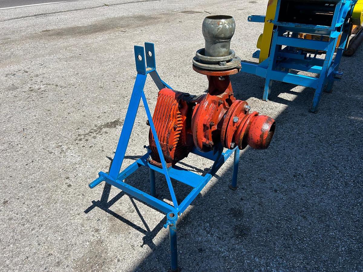 Usato pompe con cavalletto Maremma e Sorpioggia