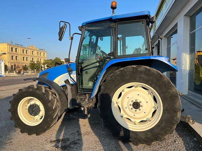 Usato New Holland TL 90 A -freni ad aria- anno 2006
