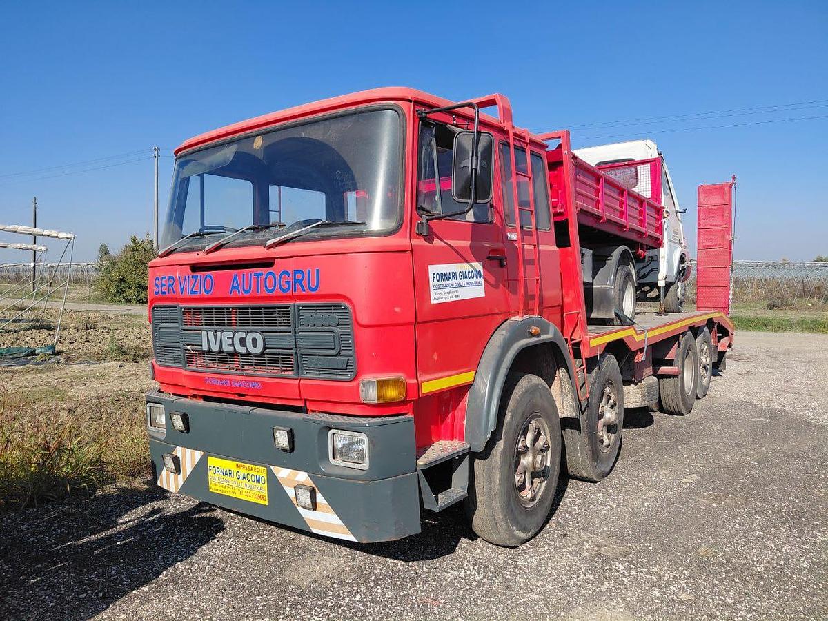 Usato Autocarro Fiat 691- 4 assi- patente B- guida a destra