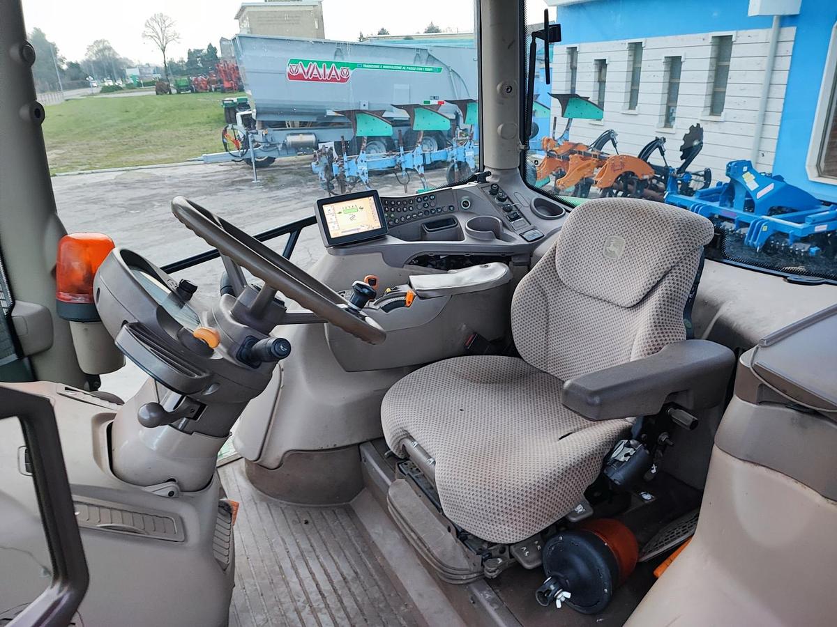 Usato John Deere 6210R-CAMBIO E MOTORE RIFATTO