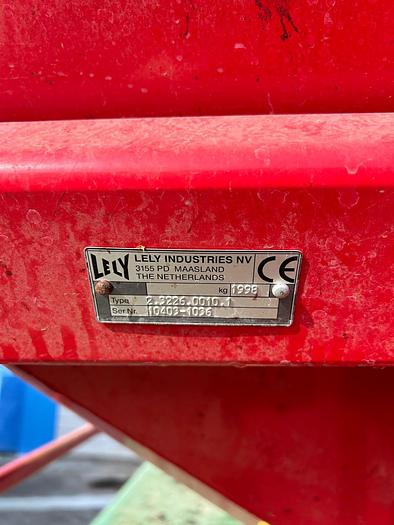 Usato Spandiconcime Lely a 2 giranti- 10 quintali