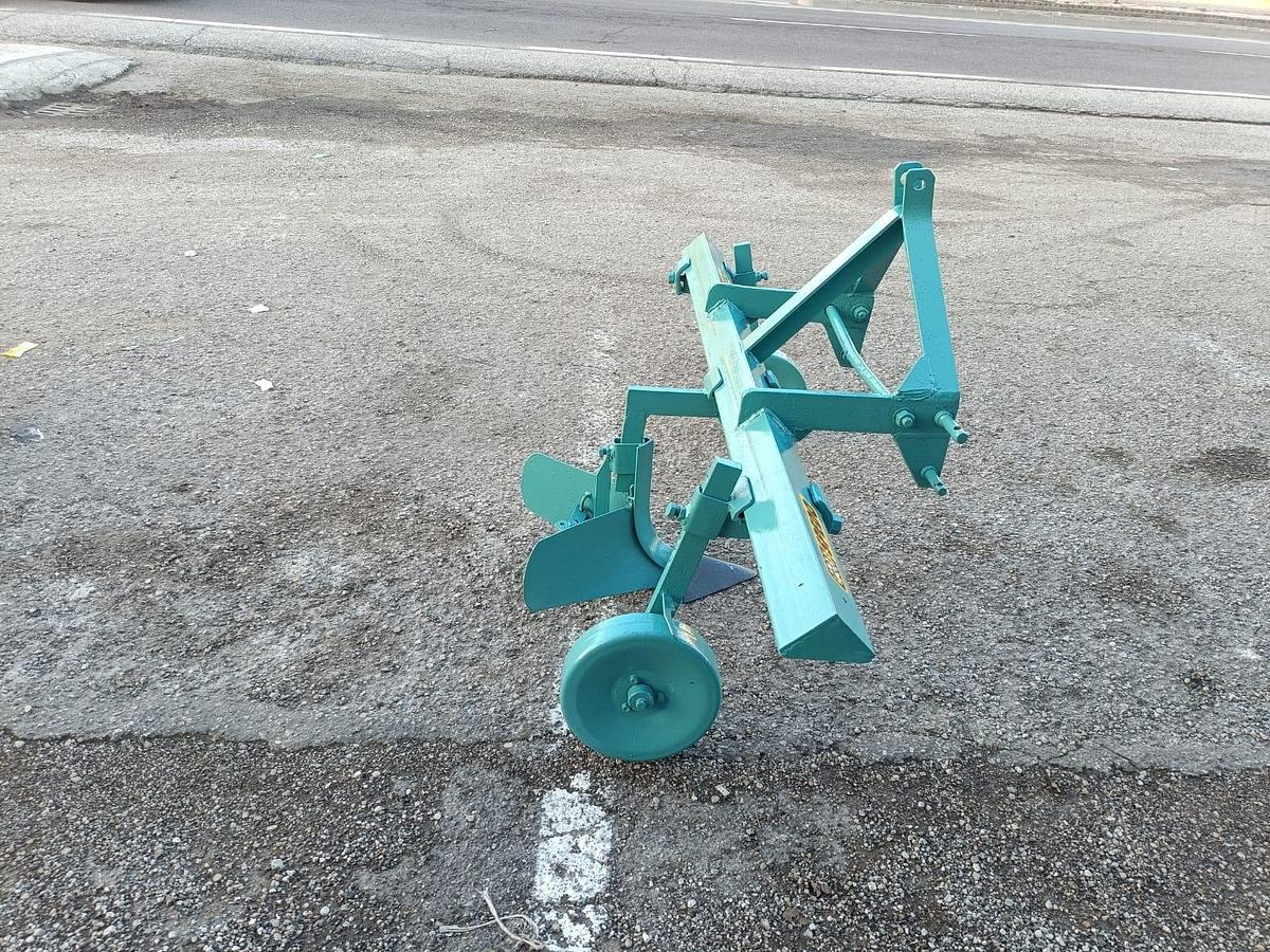 Usato Aratrino scalzatore assolcatore Spedo