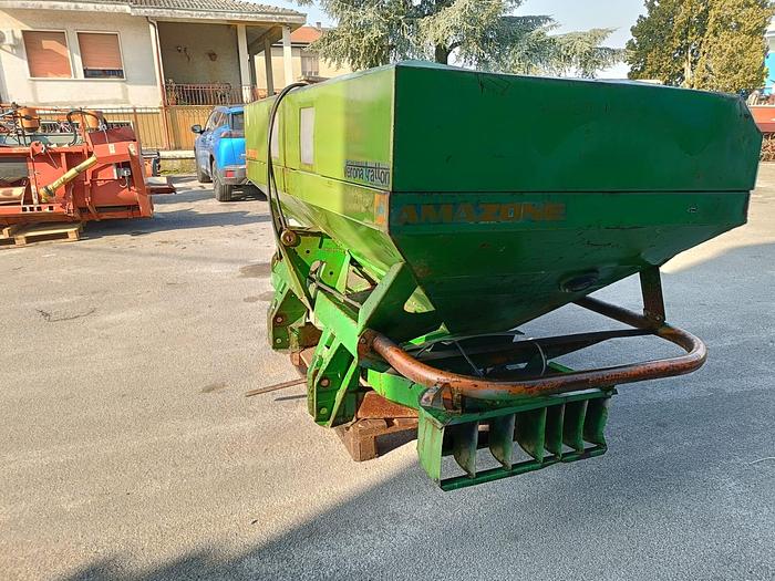 Usato Spandiconcime Amazone a doppio girante