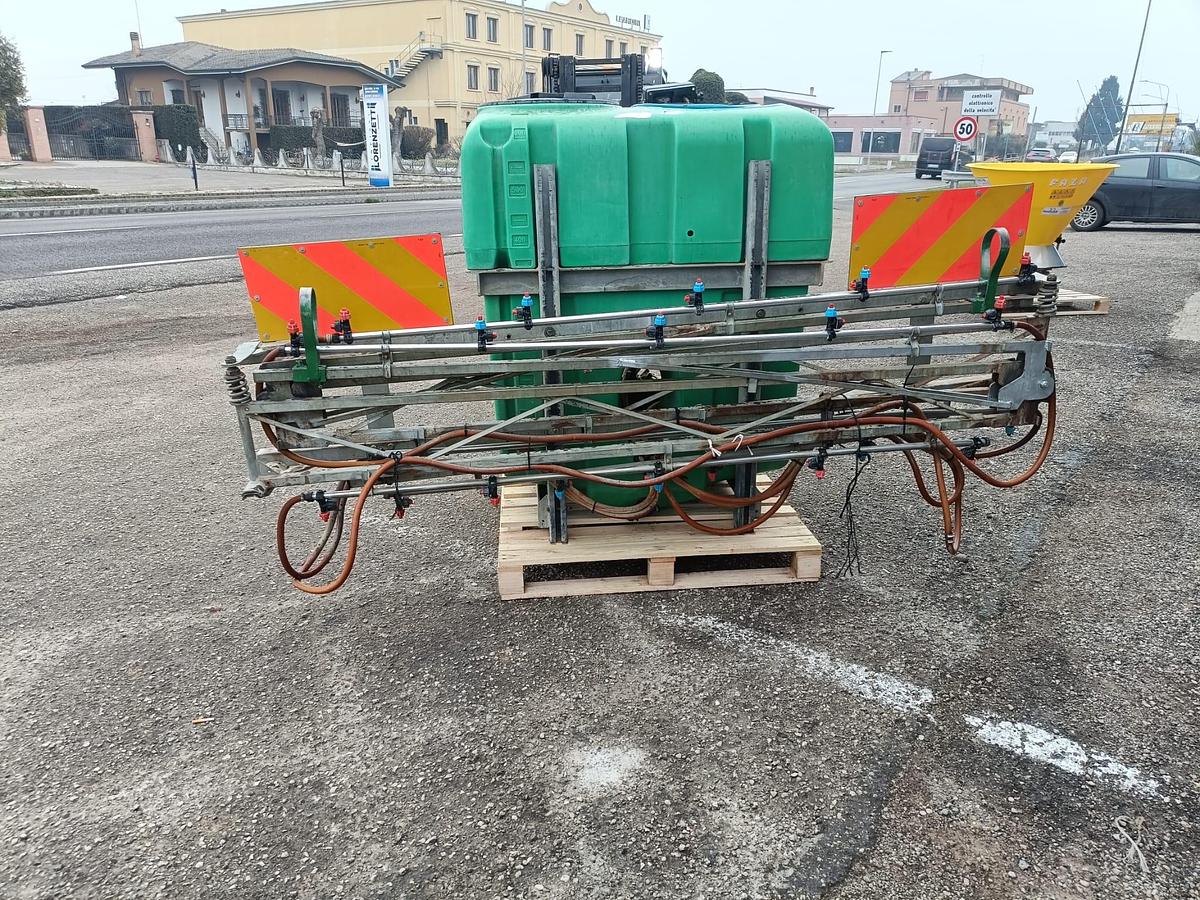 Usato botte da diserbo Caffini da 6q con barre