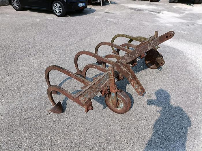 Usato Estirpatore Spedo con ruote larghezza 2,20m