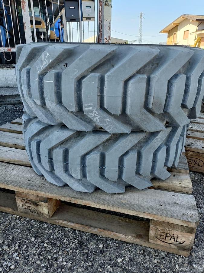 Usato Gomme nuove con cerchio per muletto, bobcat, minipala o mezzi pesanti