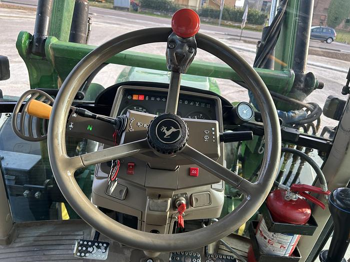 Usato John Deere 6330 con caricatore- freni ad aria 200q