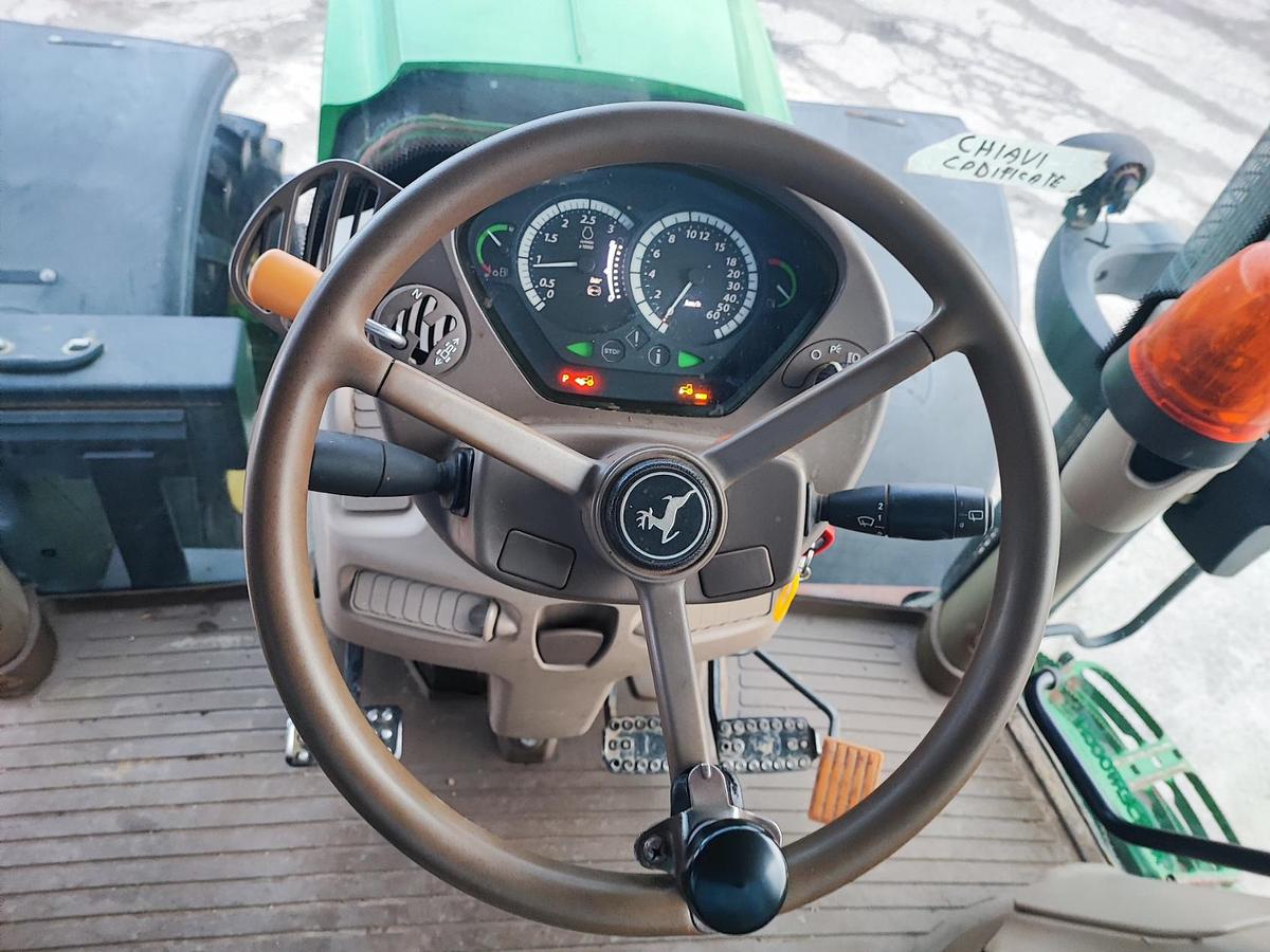 Usato John Deere 6210R-CAMBIO E MOTORE RIFATTO