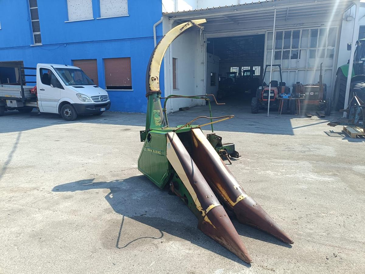 Usato trincia mais ad una fila John Deere 