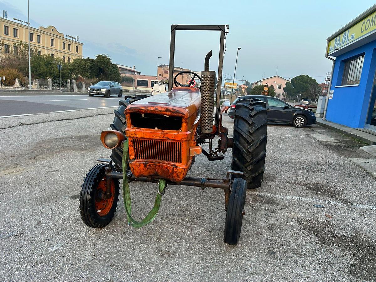 Usato Fiat 250 N con arco di protezione