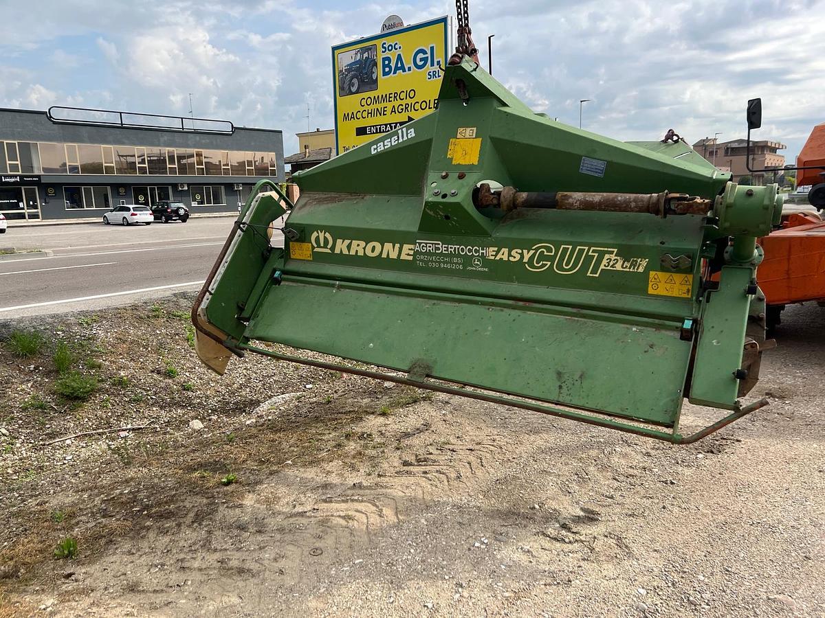 Usato Falciacondizionatrice frontale Krone Easycut 32 CRI