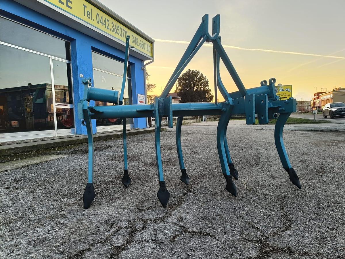 Usato Ripuntatore preparatore a 8 ancore da 3m- stradale