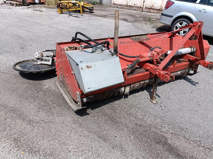 Usato Trincia con ruota interfilare da 2,20 m