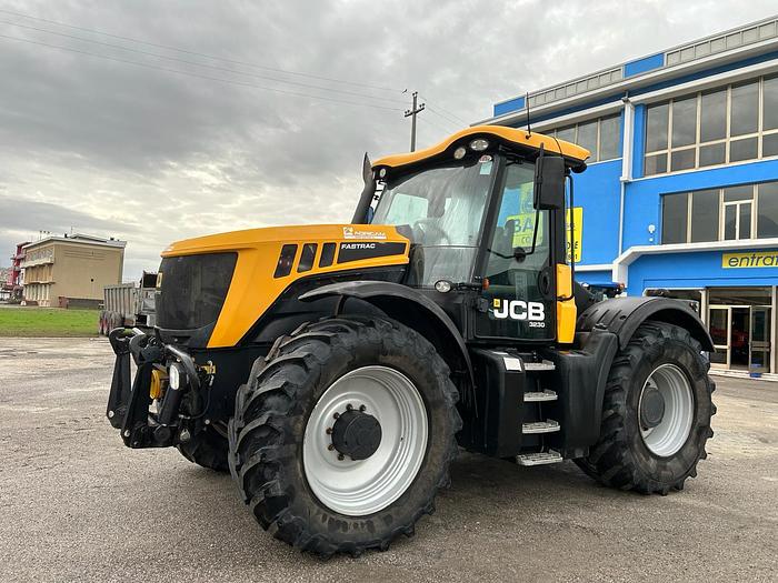 Usato JCB Fastrac 3230- PTO e sollevatore anteriore