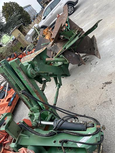 Usato Aratro pesante bivomere Pietro Moro 16 q