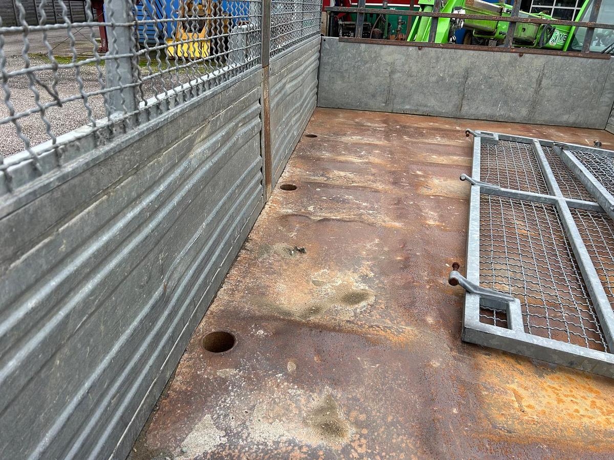 Usato Rimorchio agricolo 1 asse Rem- trilaterale- 60q