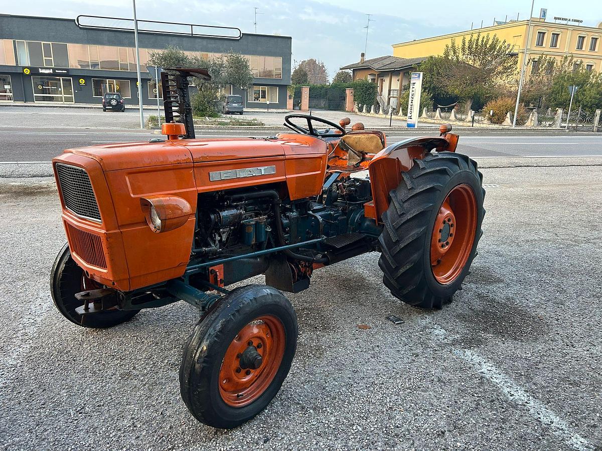 Usato Fiat 415 con barra falciante