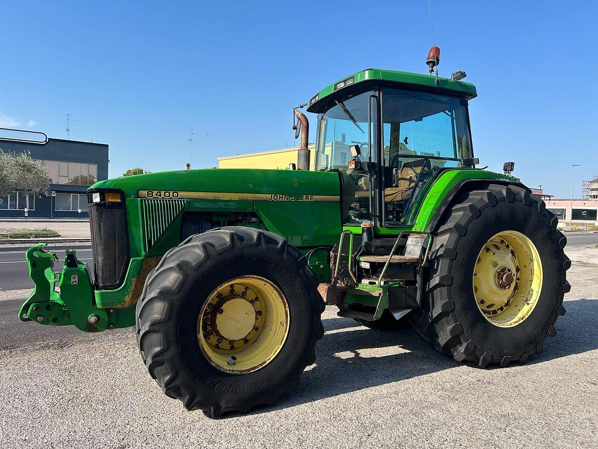 Usato john deere 8400- CV 260