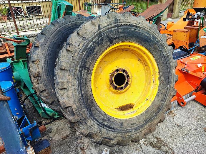 Usato Gomme varie con cerchio o senza