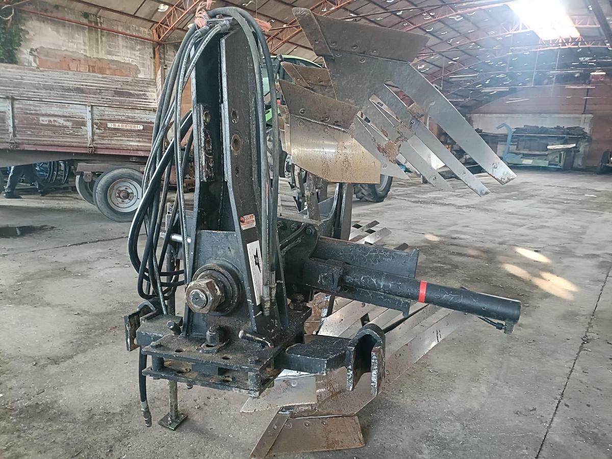 Usato Aratro trivomere con ali a stecche- tutto idraulico- variabile