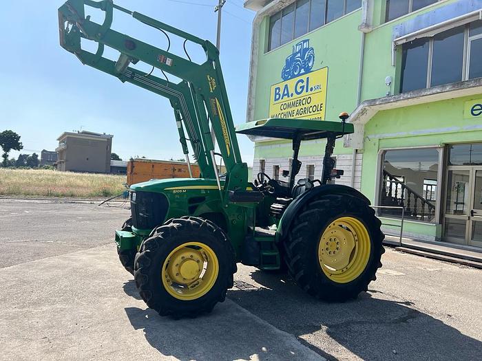 Usato John Deere 5105 M caricatore JD 563- anno 2012