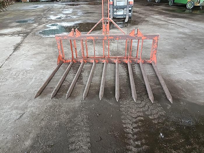 Usato Forconi vari per trattore agricolo