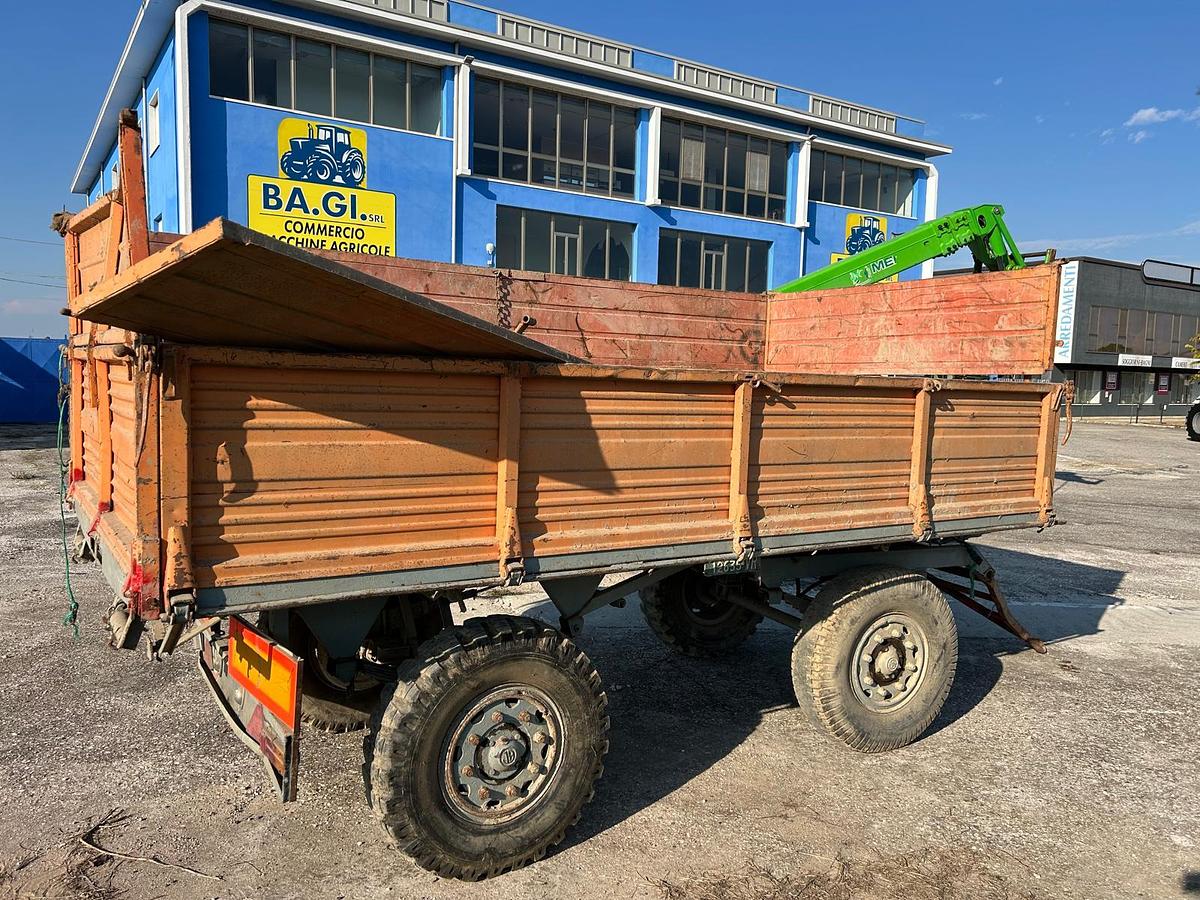 Usato Rimorchio agricolo Artigiano- 50q- targa e libretto