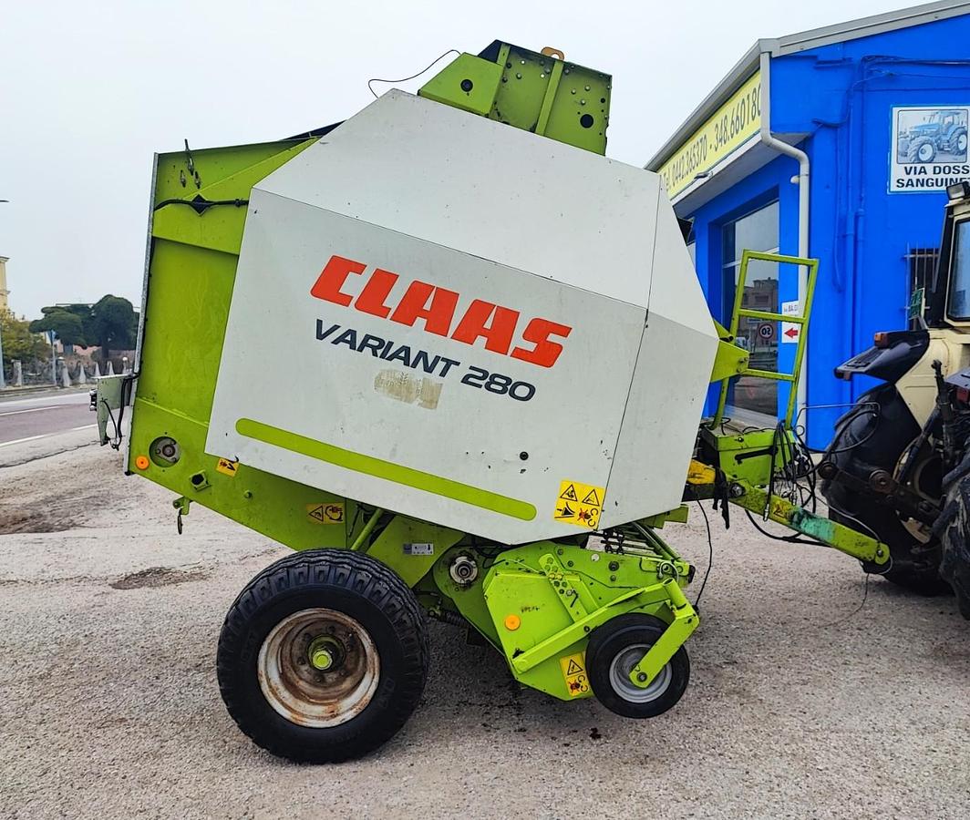 Usato Rotopressa Claas Variant 280 con cardano