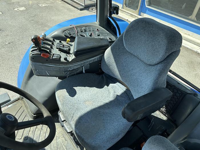 Usato New Holland TG 285-CV 315-ore 11052-anno 2005