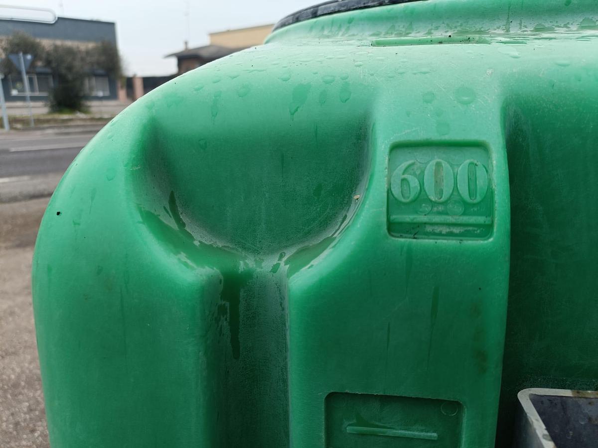 Usato botte da diserbo Caffini da 6q con barre