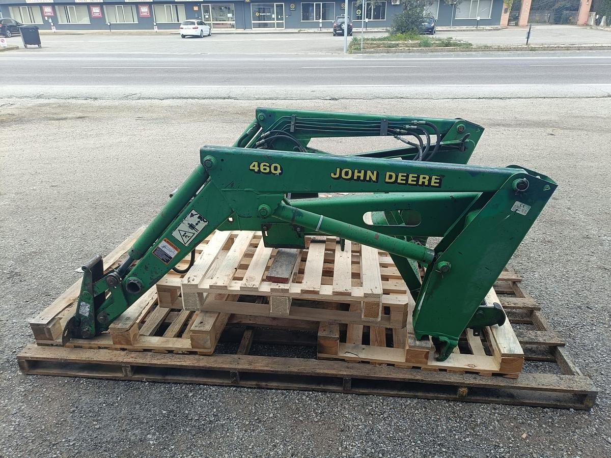 Usato caricatore John Deere JD460