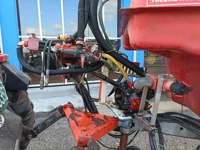 Usato Botte per diserbo da 22 quintali marca Polmac