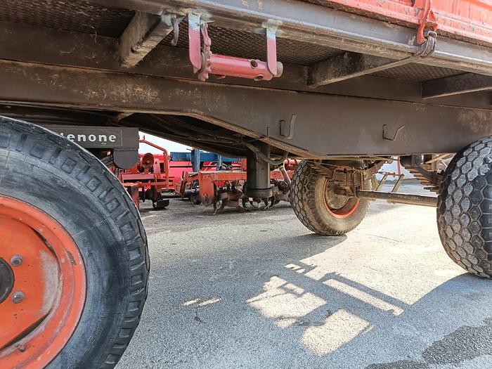 Usato Rimorchio Moro da 50 quintali trilaterale