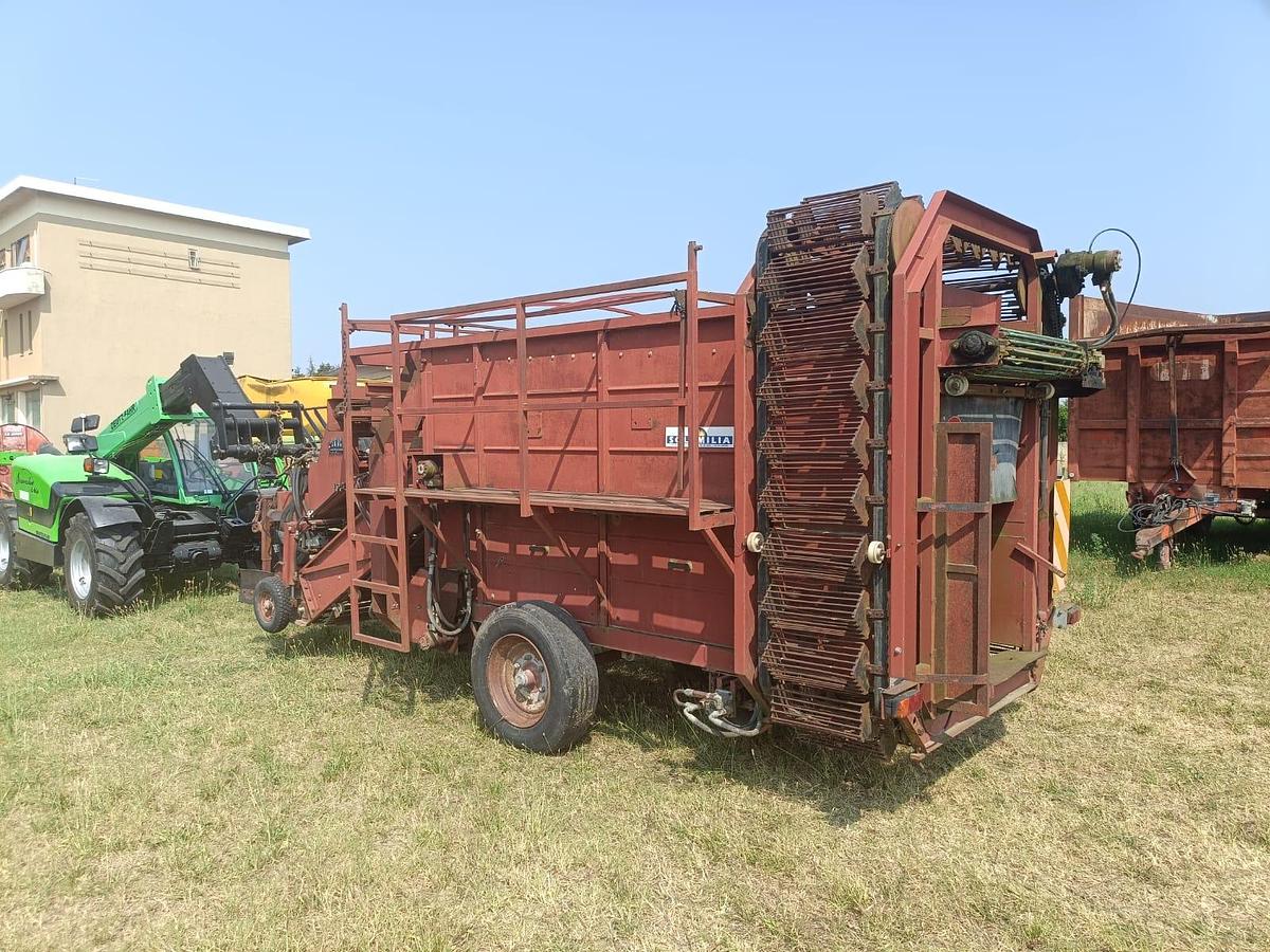 Usato Raccoglitrice Pomac trainata per patate, cipolle, aglio ecc