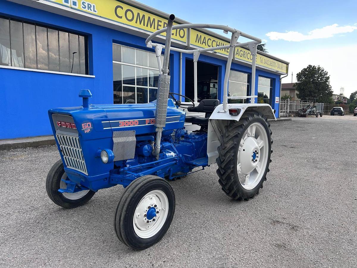 Usato Ford 3000 Y con tettuccio di protezione
