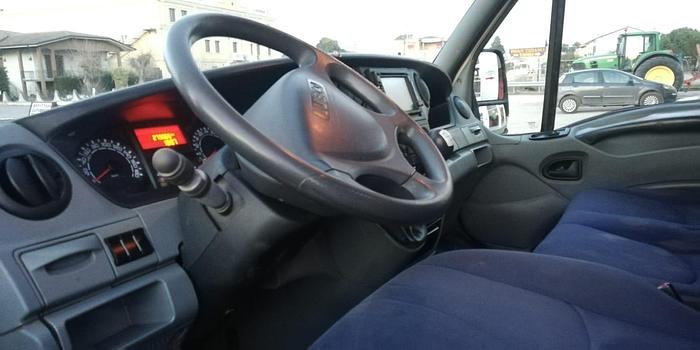 Usato Autocarro Iveco Daily 35- patente B