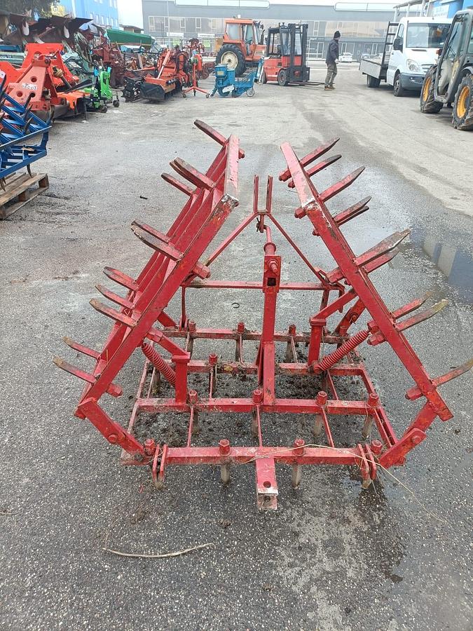 Usato erpice a denti fissi pieghevole da 3 metri 